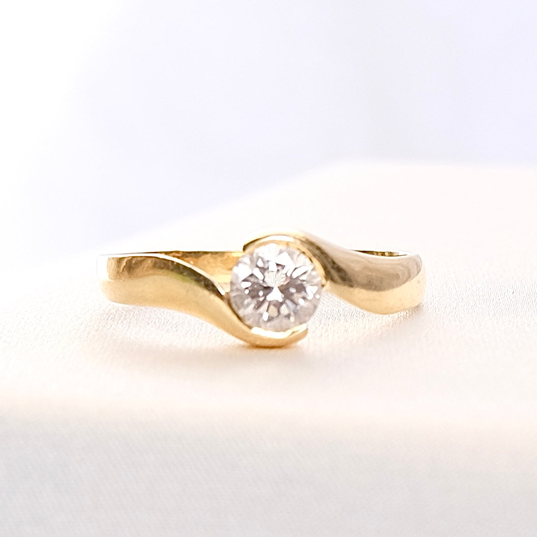 Olianda 18k Diamond Solitaire Ring
