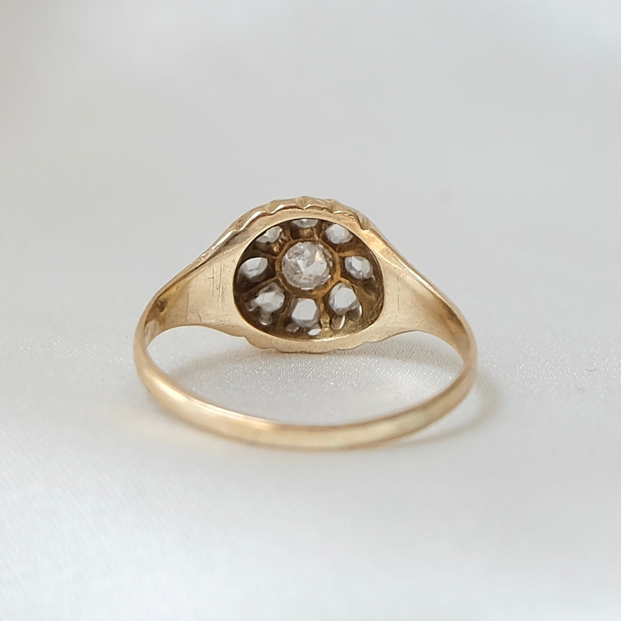 Fleur 18k Diamond Antique Ring