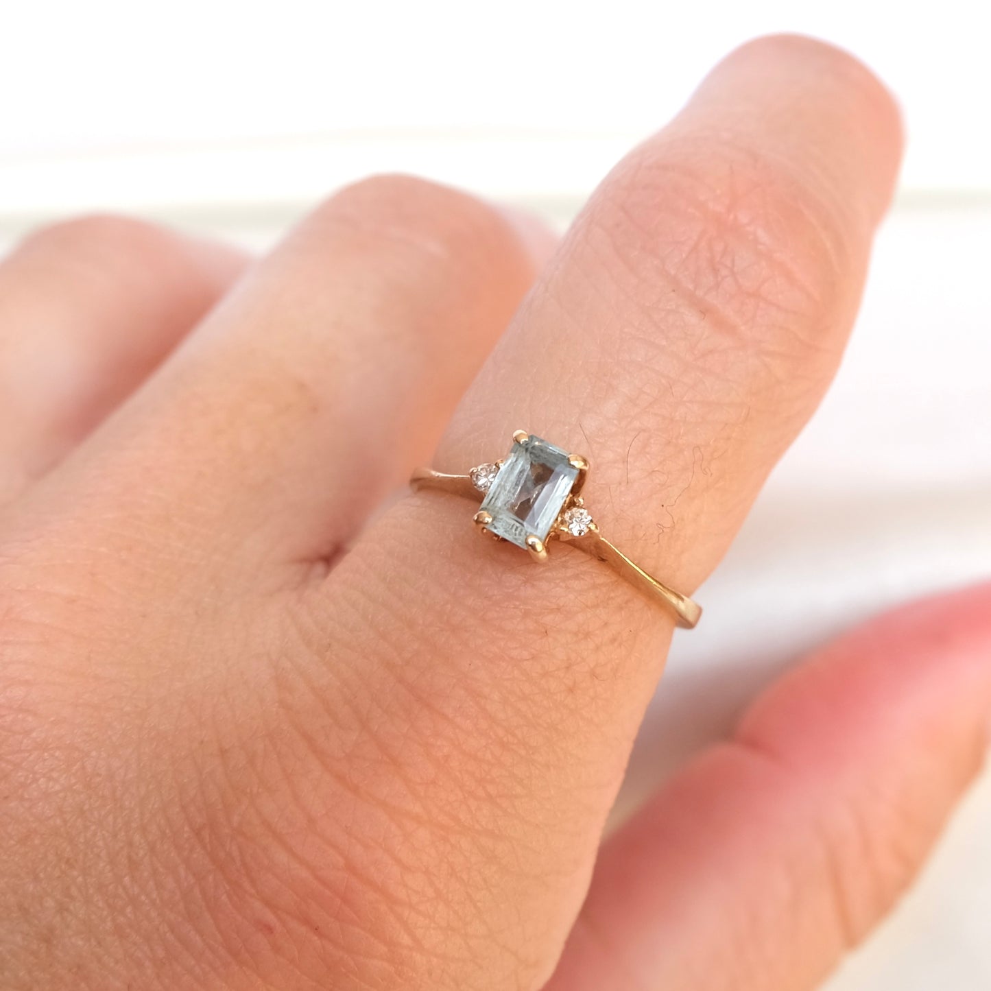 14k Aquamarine & Diamond Ring