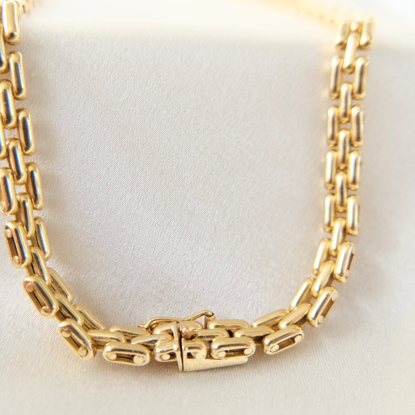 Oli 18k Panther Link Necklace