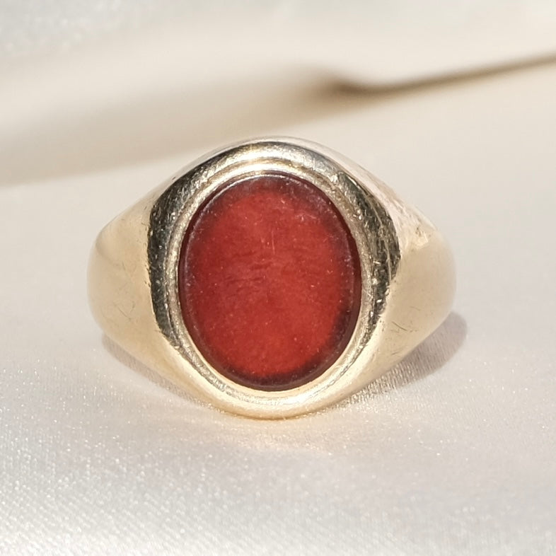 9K Carnelian Signet Ring