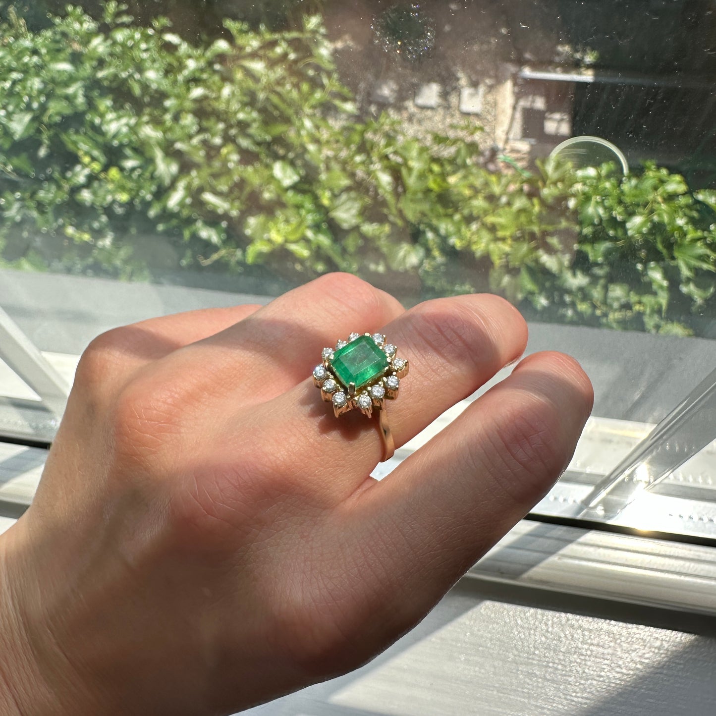 Piscina 14k Emerald & Diamond Ring