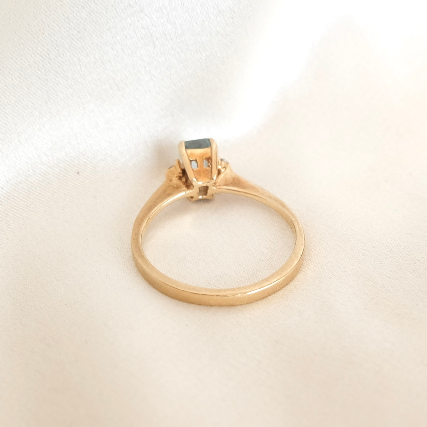 14k Aquamarine & Diamond Ring