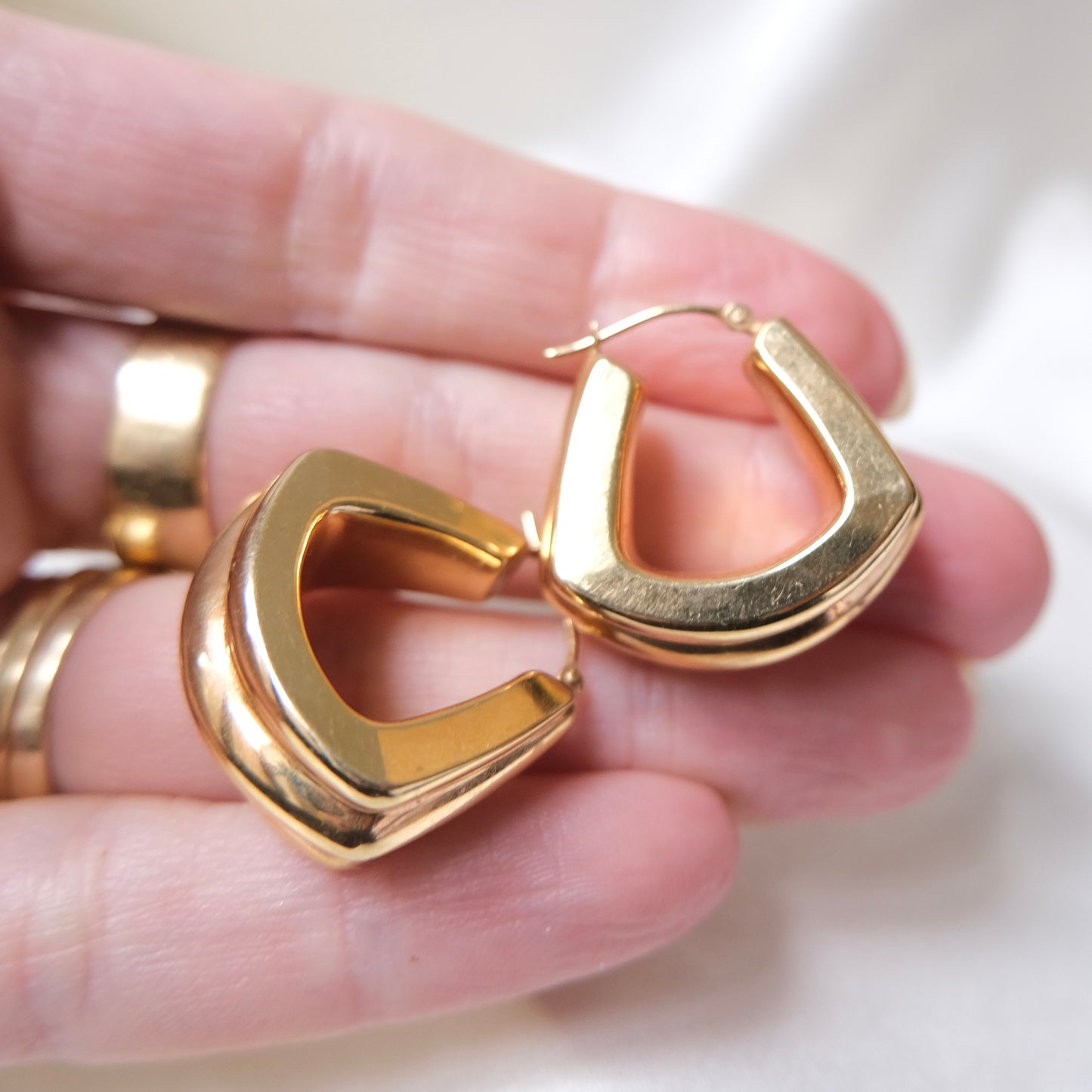 Amaiś 14k Italian French Hoops