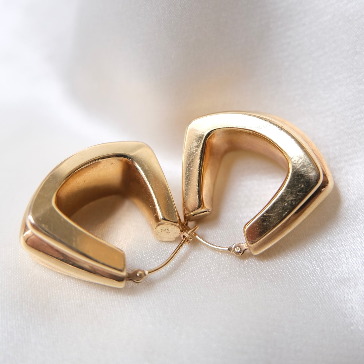 Amaiś 14k Italian French Hoops