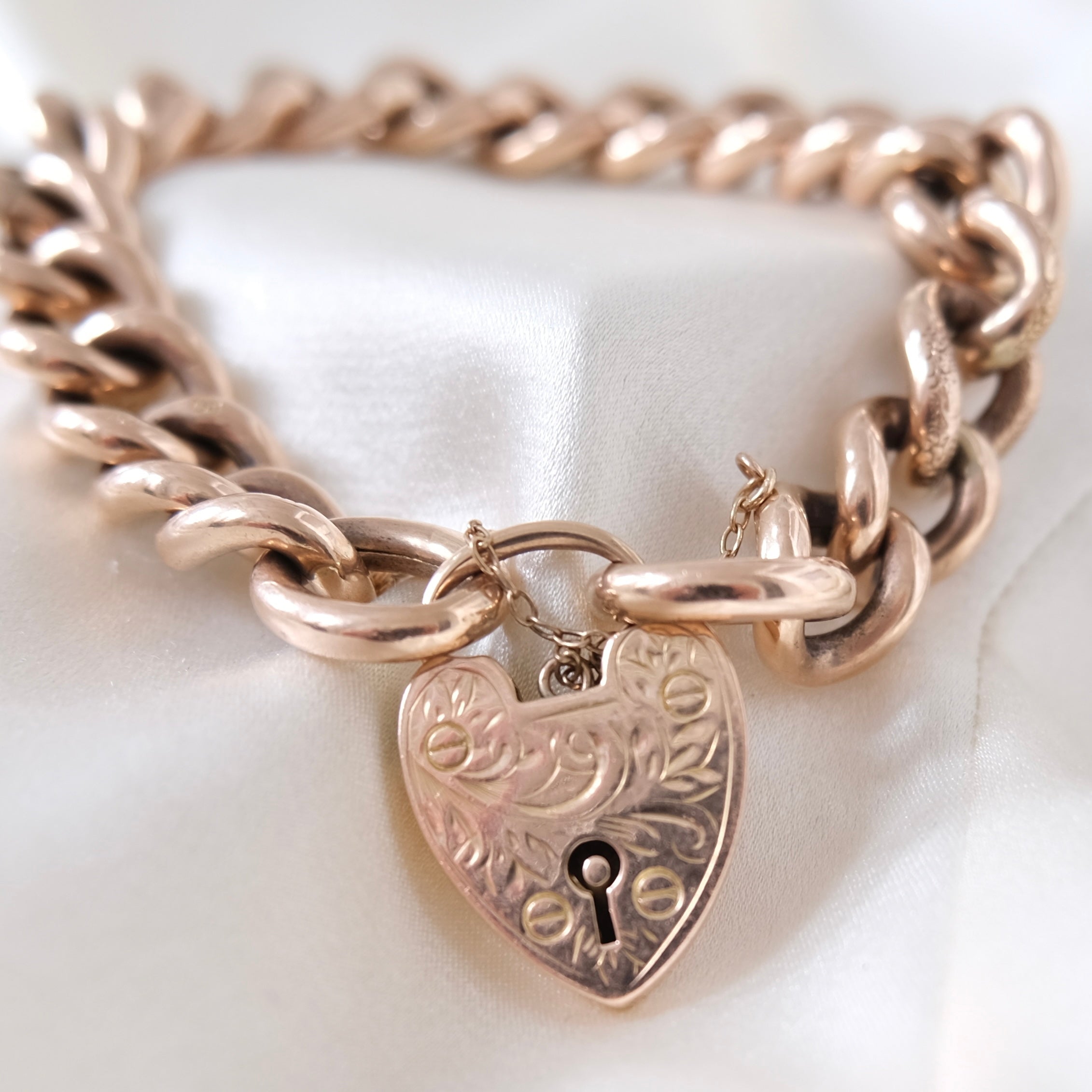 Heart hot locket bracelet