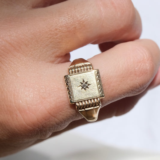 Henri 9K Diamond Signet Ring