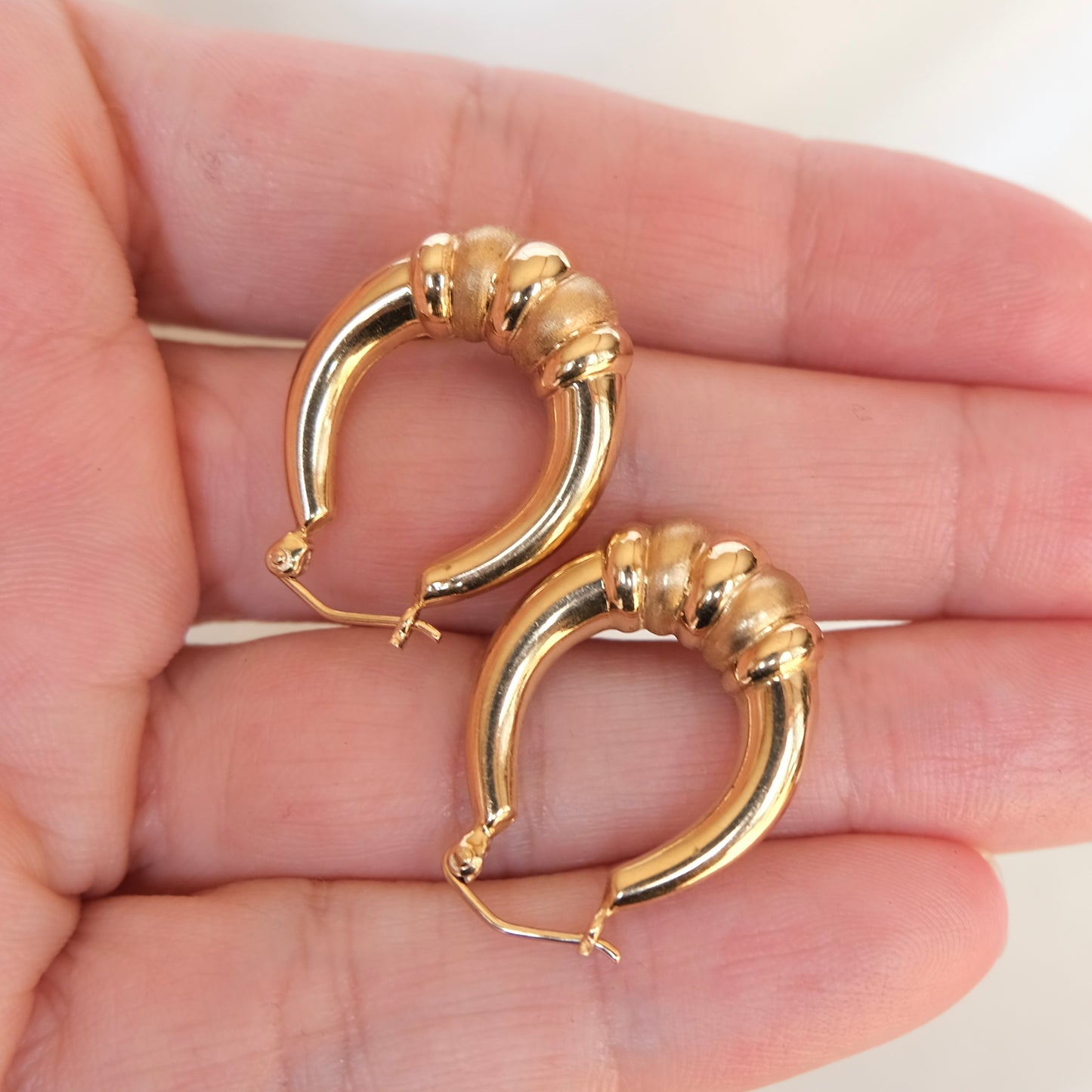 14k Vista Hoops