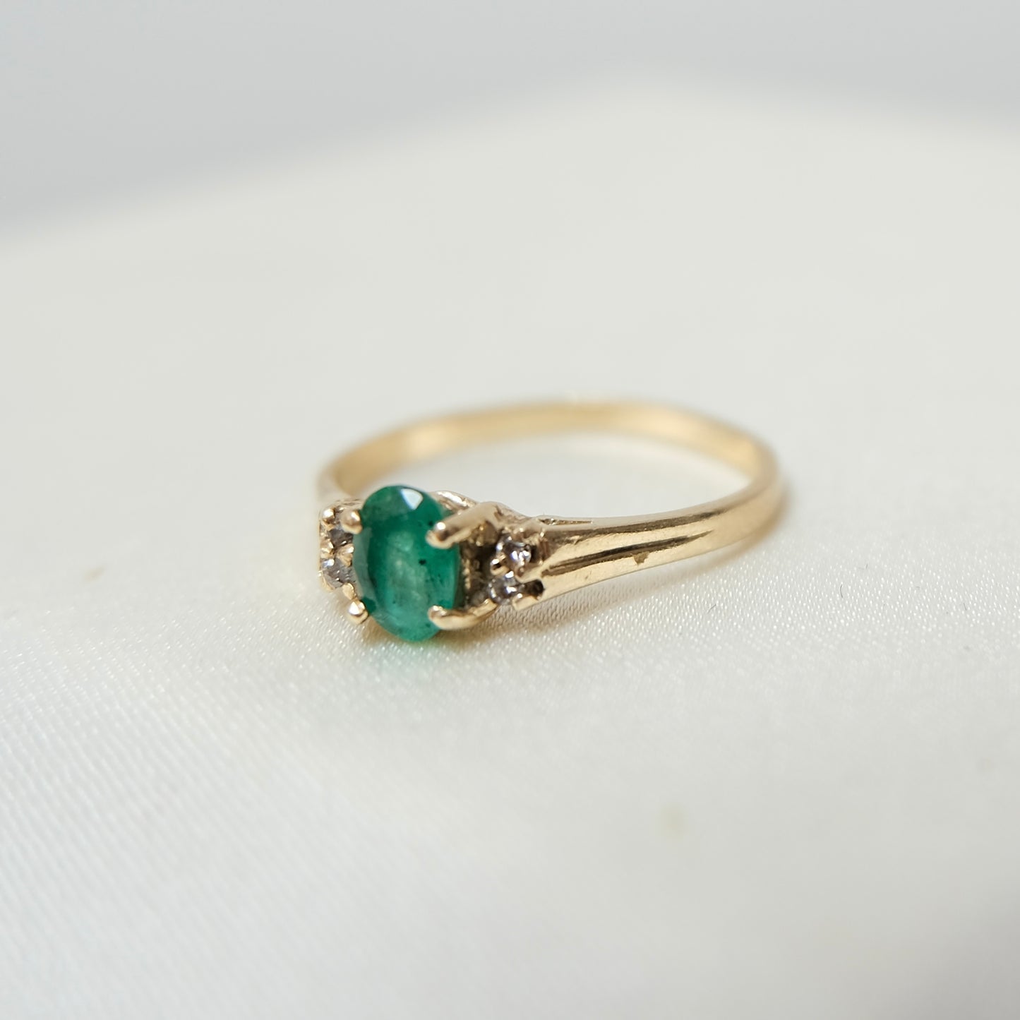 14k Emerald & Diamond Ring