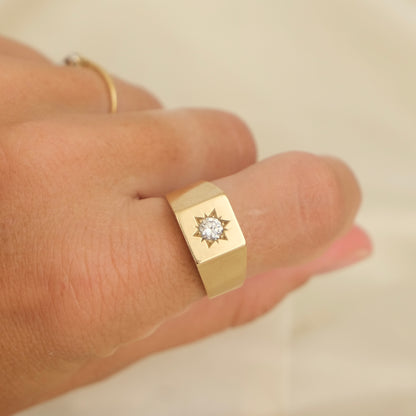 Firenze 18k Diamond Starburst Signet