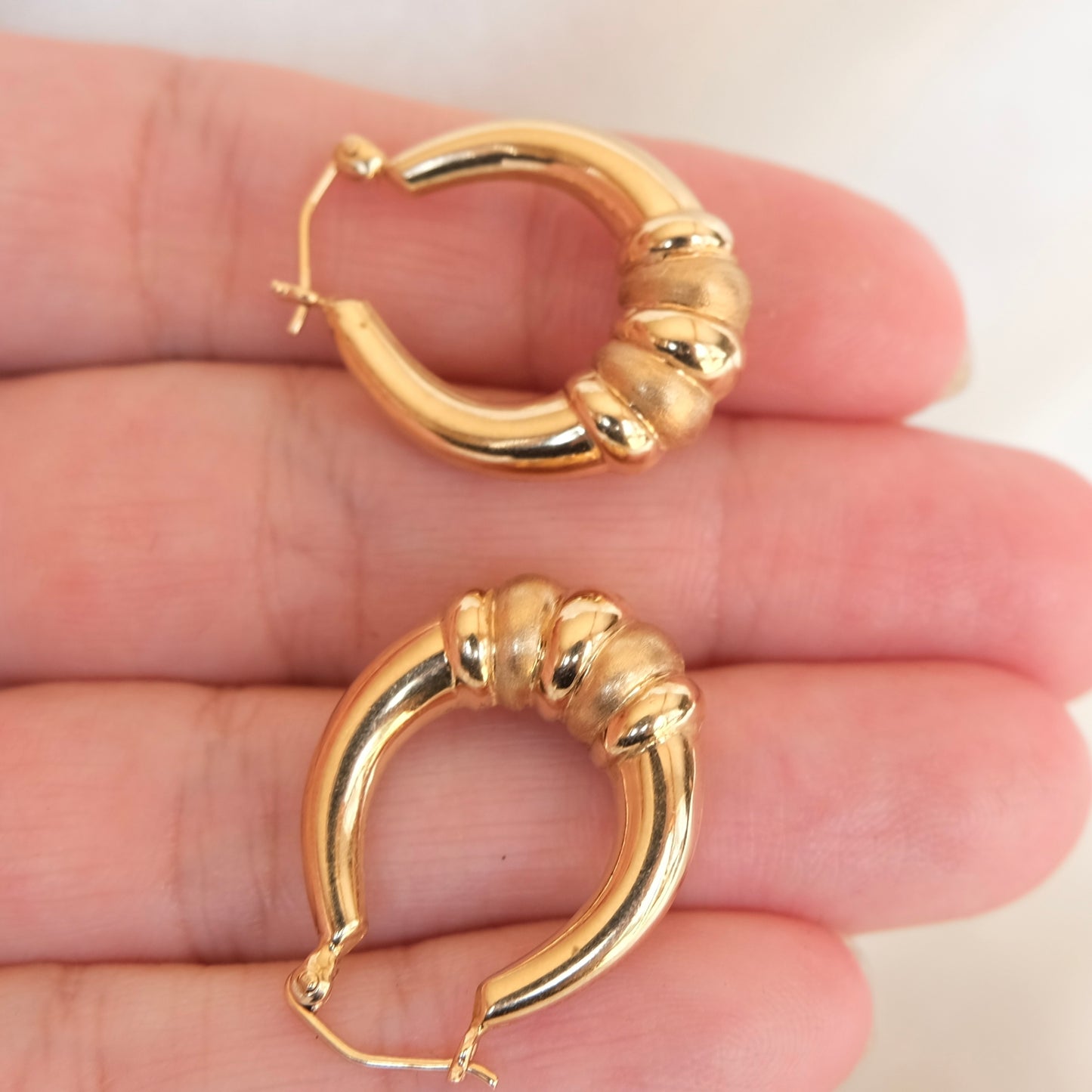 14k Vista Hoops