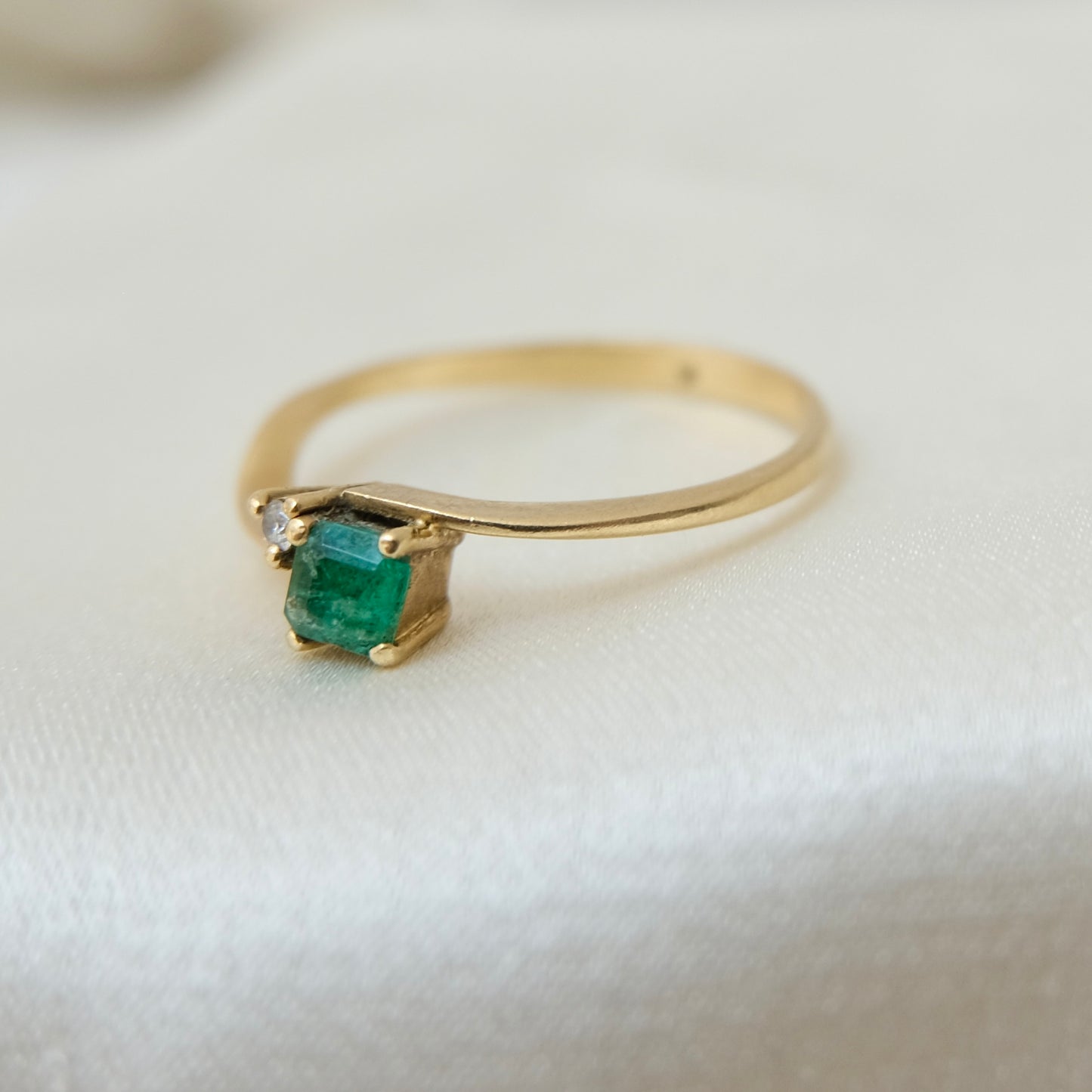 Hilton 14k Emerald & Diamond Ring