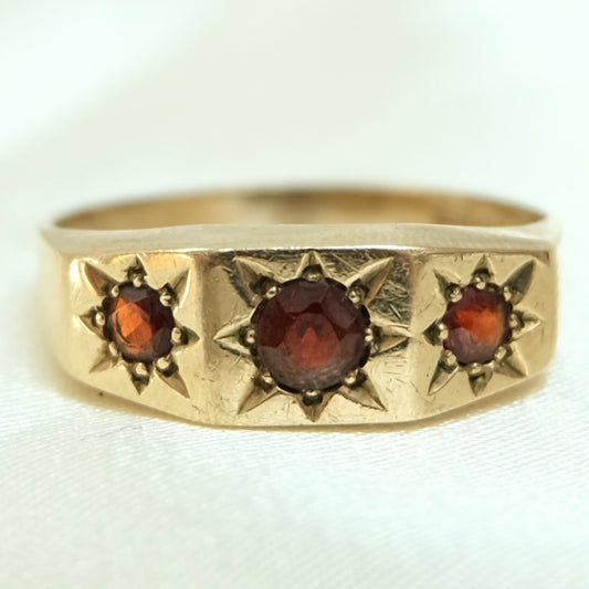 Rouge Garnet Starburst Ring