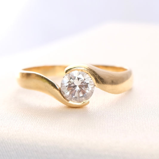 Olianda 18k Diamond Solitaire Ring