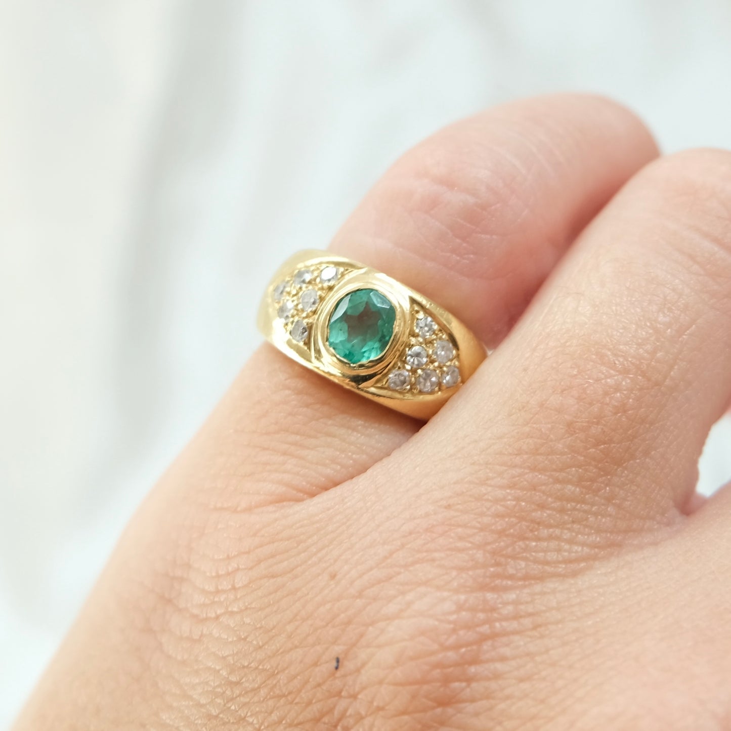 Bess 18k Emerald & Diamond Ring