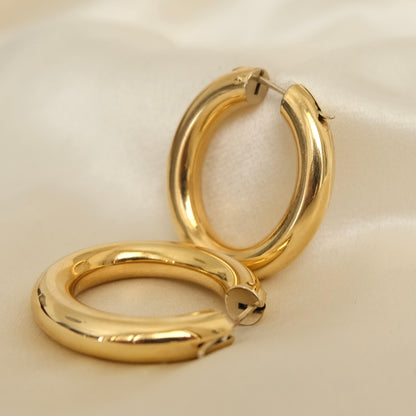 Classico 18k Grande Hoops