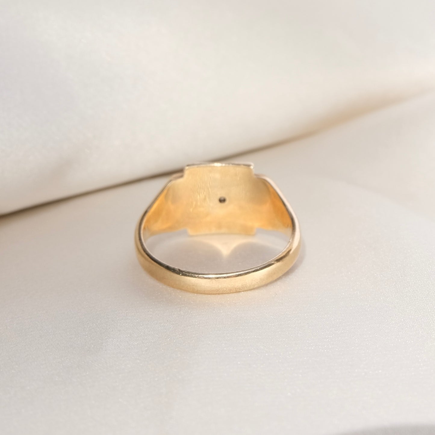 Henri 9K Diamond Signet Ring