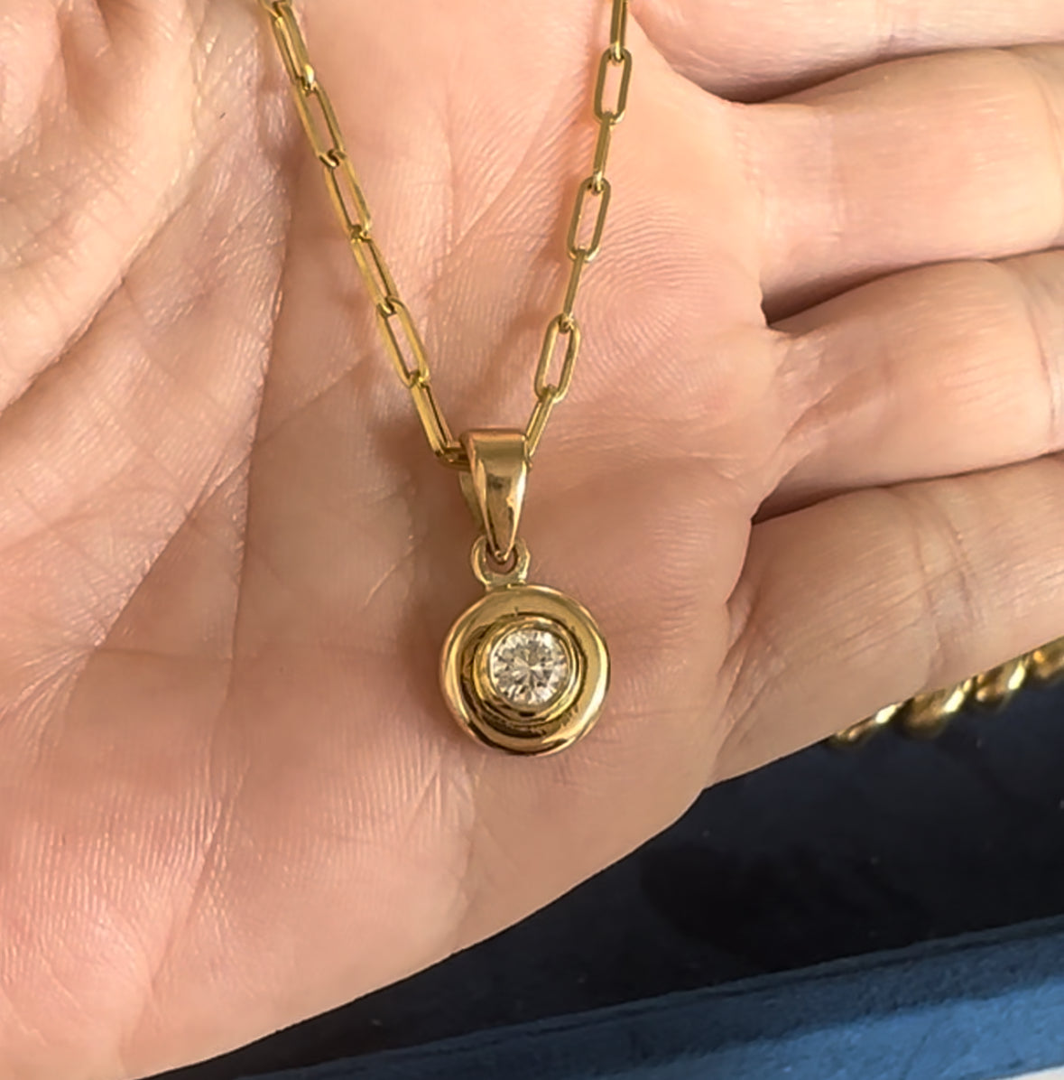 Hattie 18k Diamond Pendant