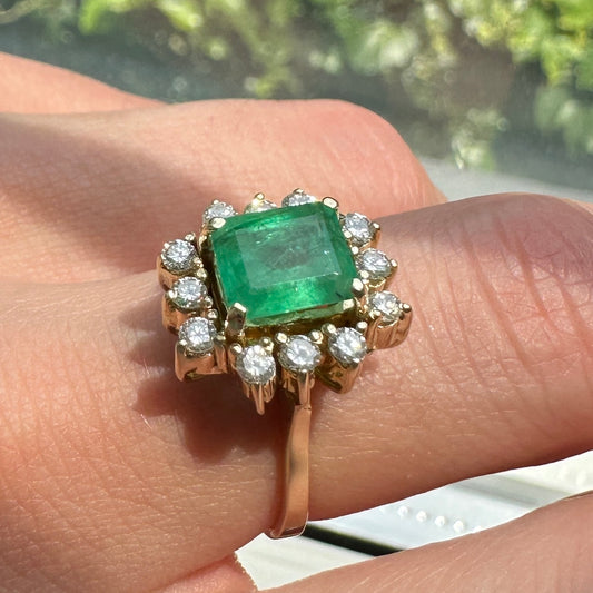 Piscina 14k Emerald & Diamond Ring