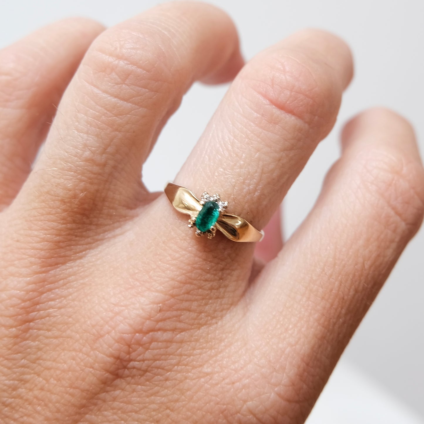 10k Emerald & Diamond Ring