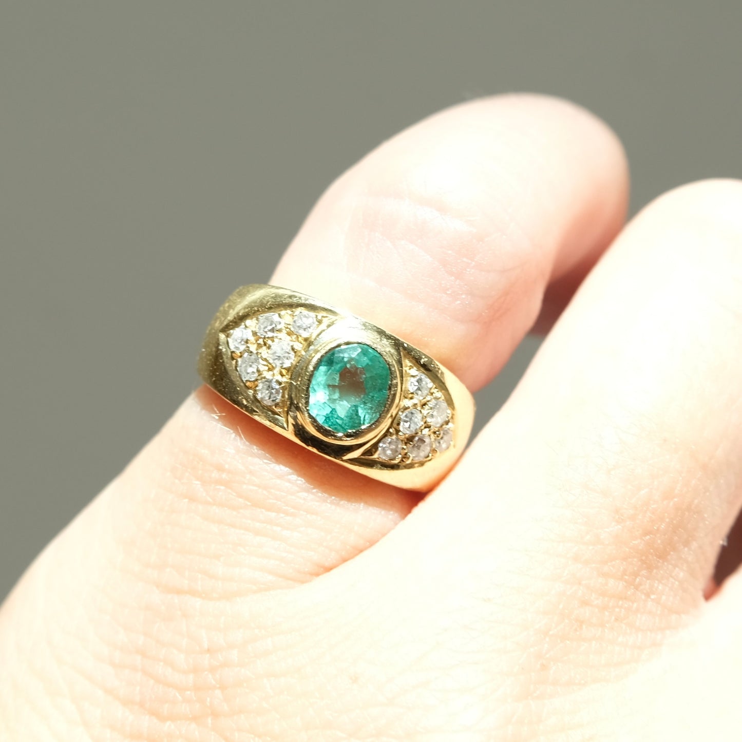 Bess 18k Emerald & Diamond Ring