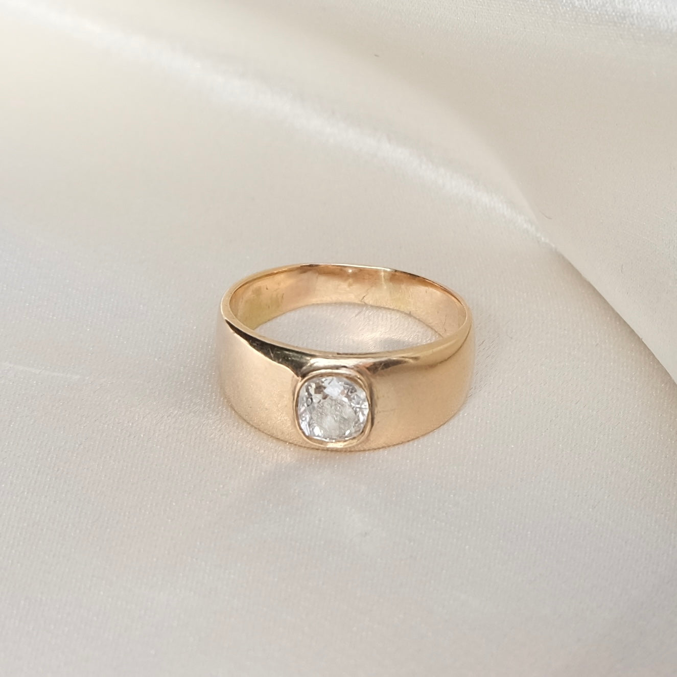 Carti 18k OMC Diamond Ring