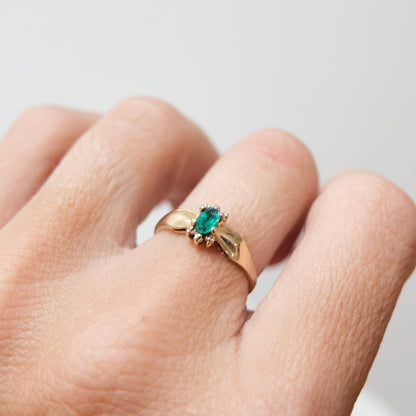 10k Emerald & Diamond Ring