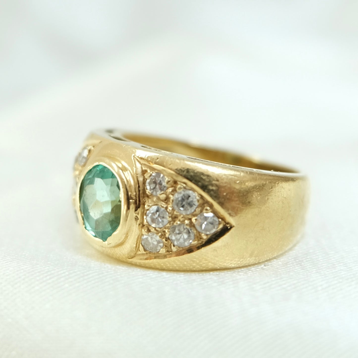 Bess 18k Emerald & Diamond Ring
