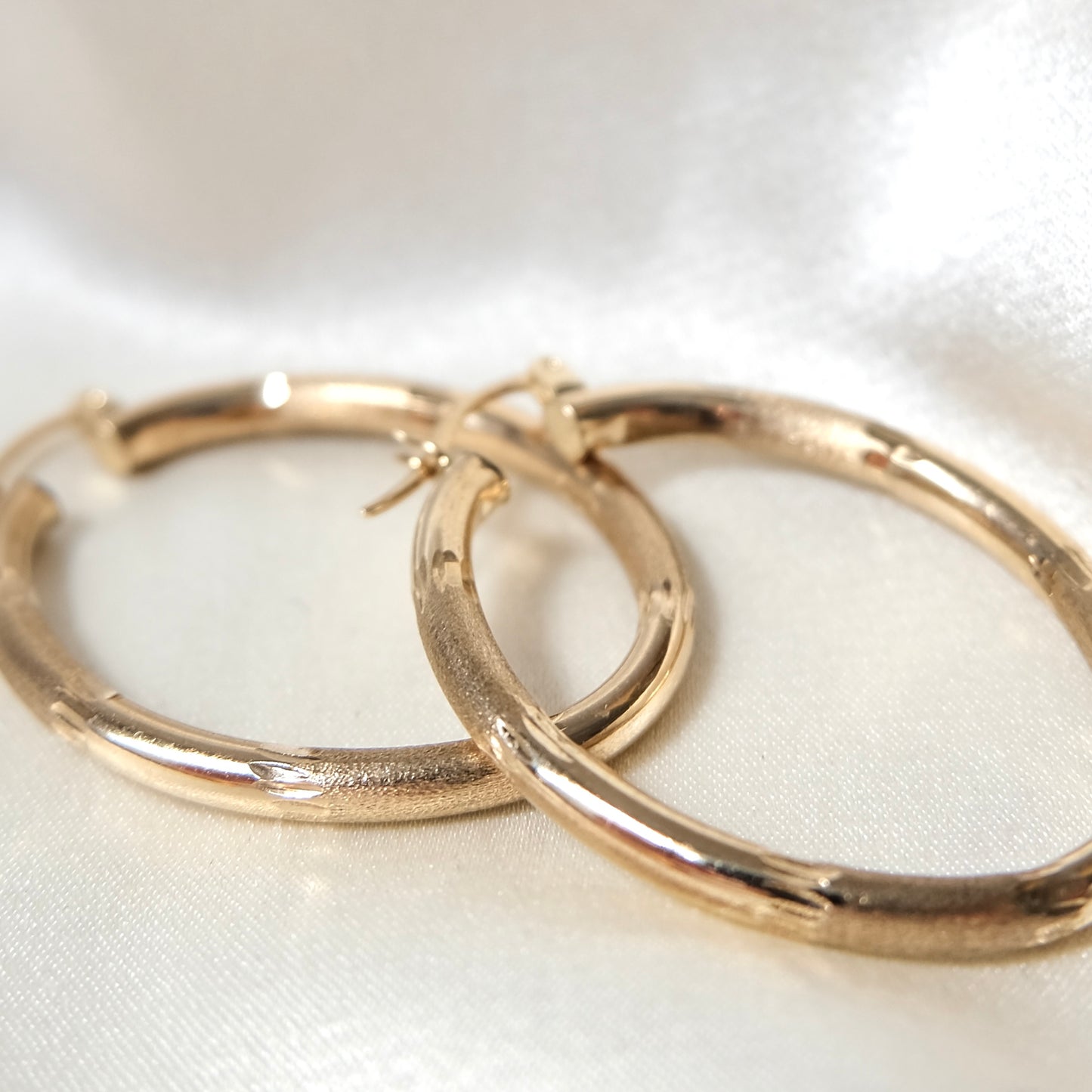 Atole 14k Solid Gold Hoops