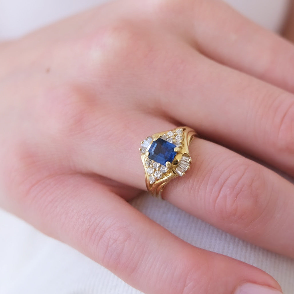 Ilia 18k Sapphire & Diamond Ring