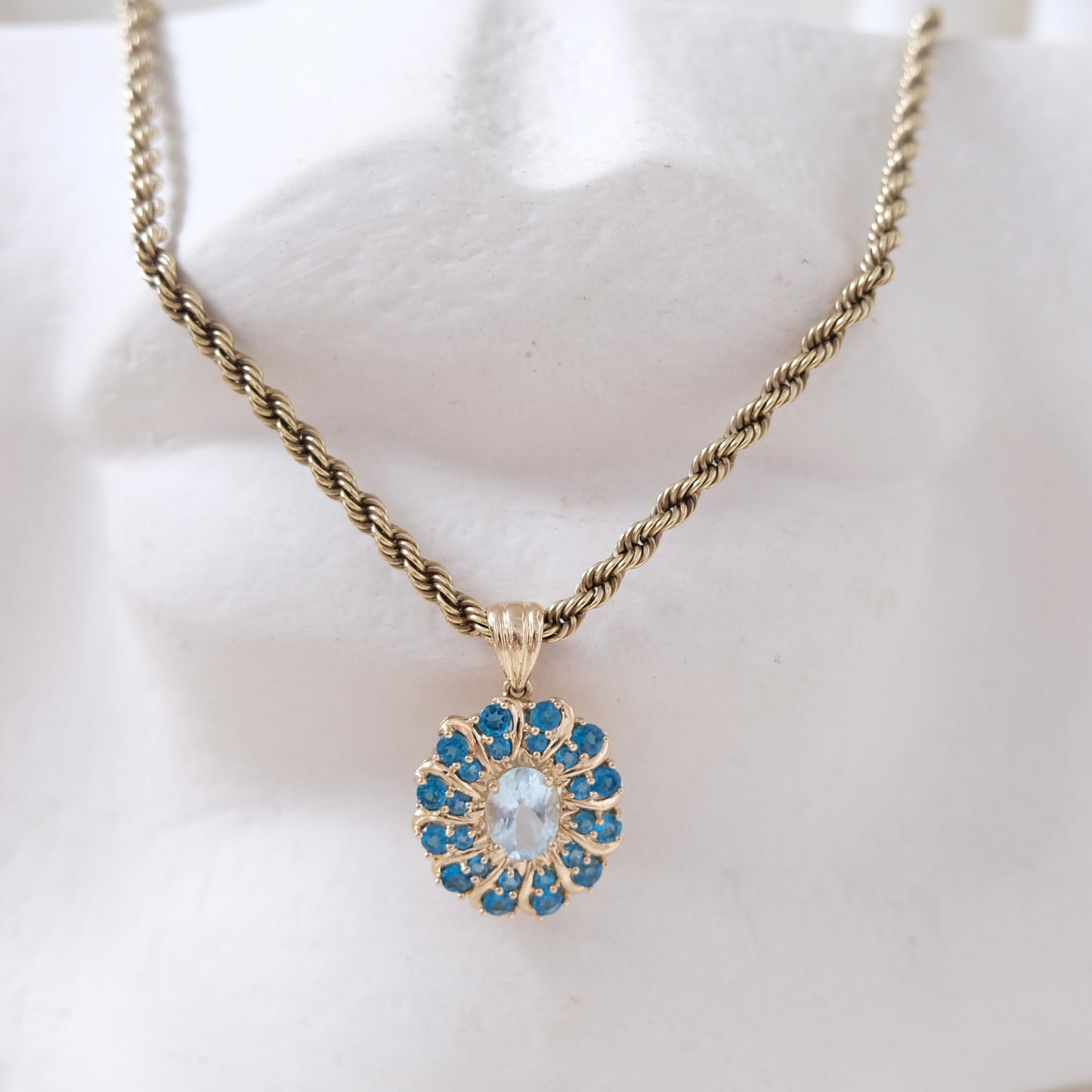 Azure 14k Aquamarine Pendant