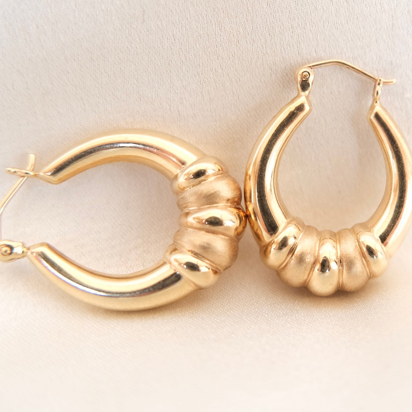 14k Vista Hoops