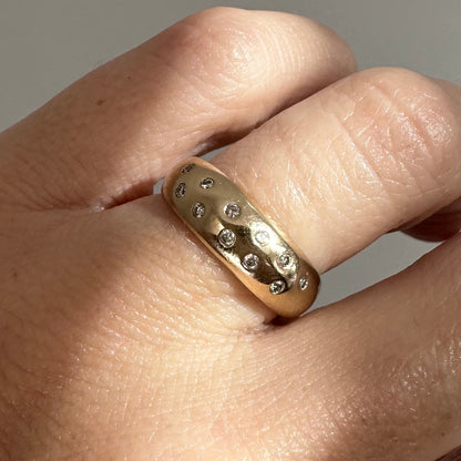 Celeste 9k Diamond Etoile Ring