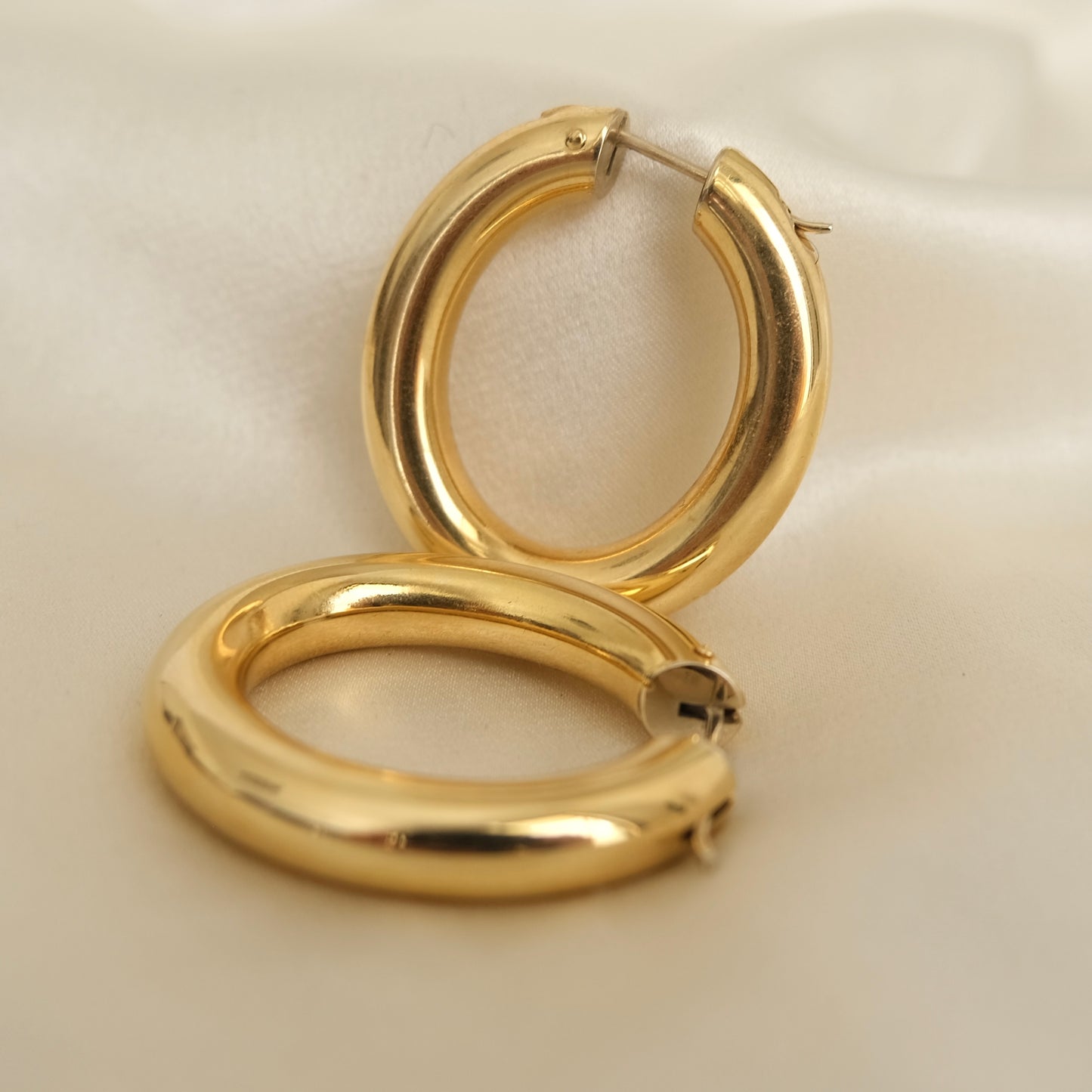 Classico 18k Grande Hoops