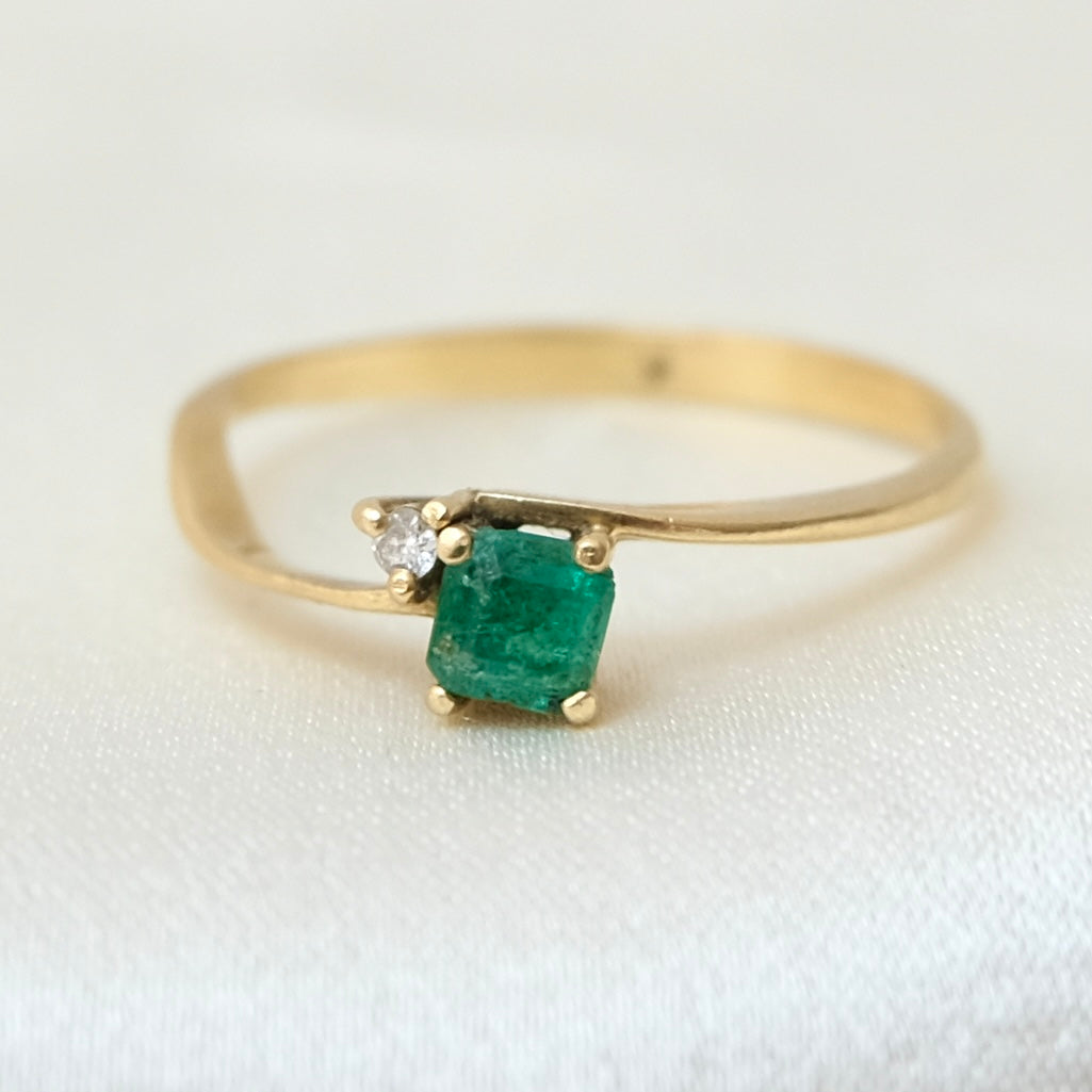 Hilton 14k Emerald & Diamond Ring