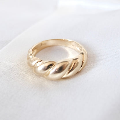 Evie 14k Croissant Ring